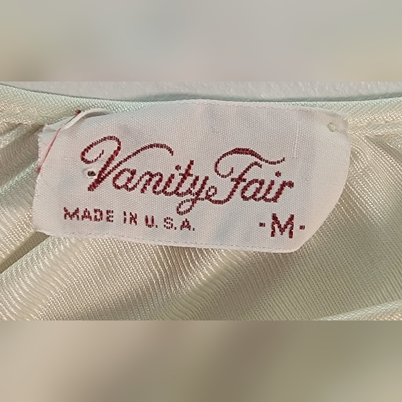 Vintage Lace 2 Piece Nylon Long Night Gown w Robe Set Embroidered Vanity Fair - Picture 6 of 15